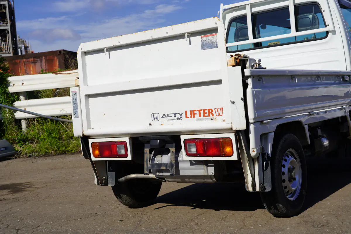 1998 Honda Acty, a Kei Truck, for sale at Northeast Auto Imports in Hudson, NH (photo 9 of 20)