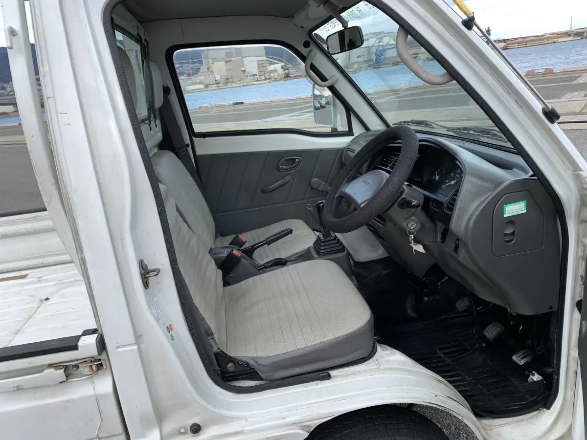 1998 Suzuki Carry, 4WD + AC, a Kei Truck, for sale at Sunshine Imports in Austin, TX (photo 6 of 12)