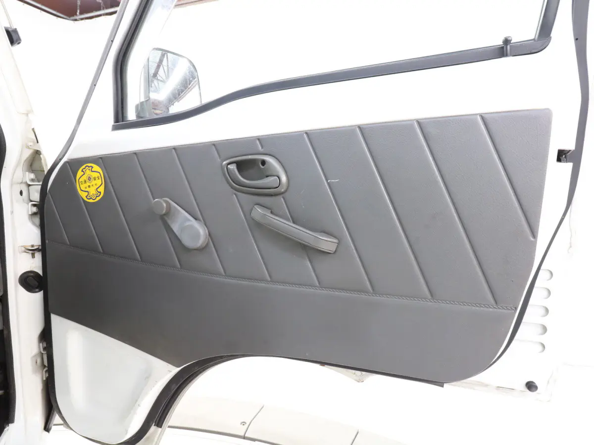1998 Suzuki Carry, a white Kei Truck, for sale at Duncan Imports & Classic Cars in Christiansburg, VA (photo 19 of 47)