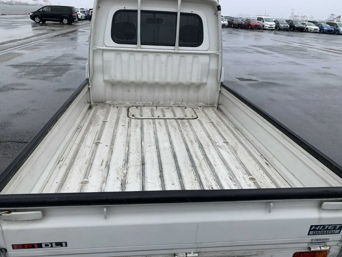 1999 Daihatsu Hijet, 2WD + AC, a Kei Truck, for sale at Sunshine Imports in Austin, TX (photo 10 of 11)
