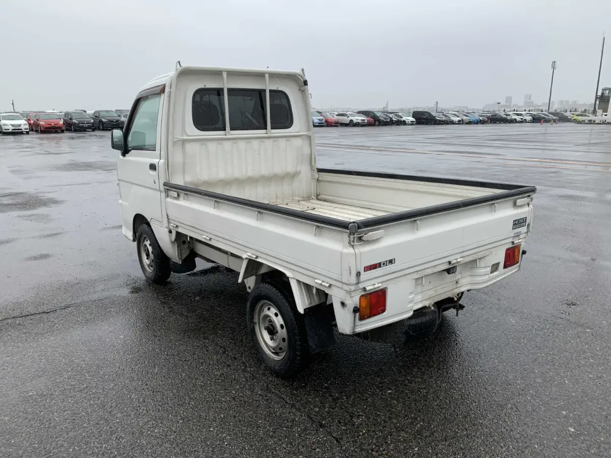 1999 Daihatsu Hijet, 2WD + AC, a Kei Truck, for sale at Sunshine Imports in Austin, TX (photo 7 of 11)
