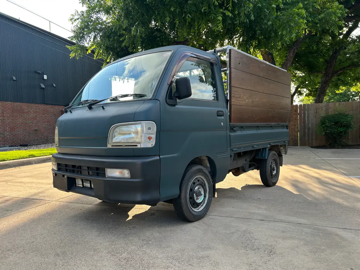 1999 Daihatsu Hijet, 2WD + AC, a Kei Truck, for sale at Sunshine Imports in Austin, TX (photo 3 of 9)