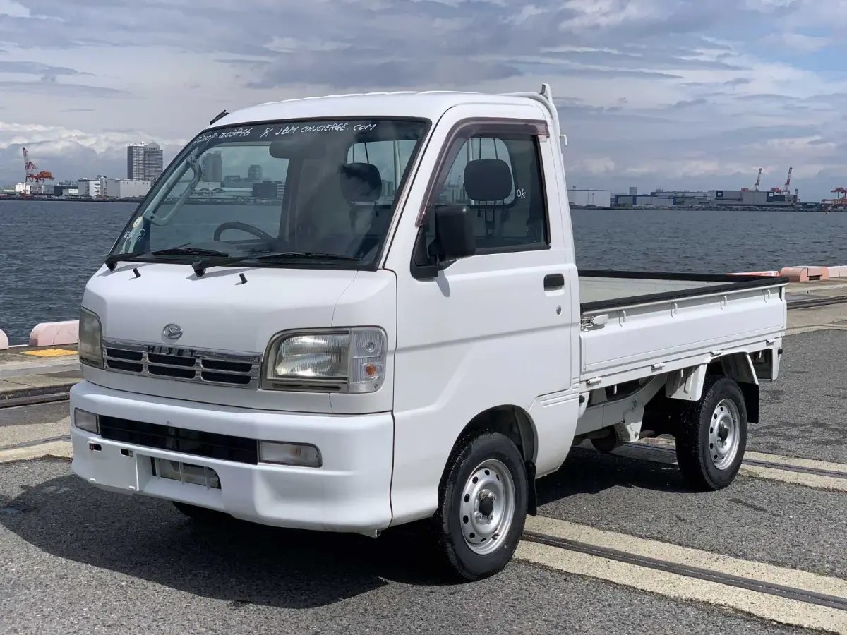 1999 Daihatsu Hijet, 2WD and AC, a Kei Truck, for sale at Sunshine Imports in Austin, TX (photo 2 of 11)