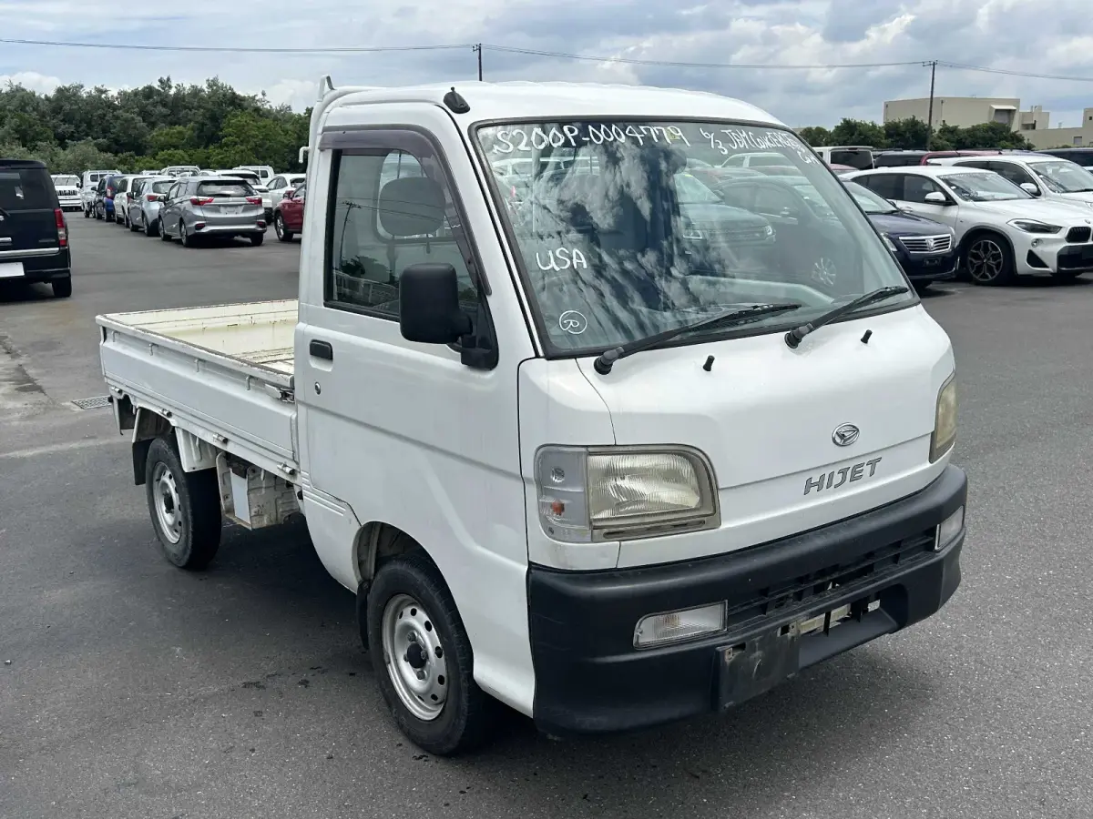 1999 Daihatsu Hijet, 2WD and AC, a Kei Truck, for sale at Sunshine Imports in Austin, TX (photo 1 of 8)