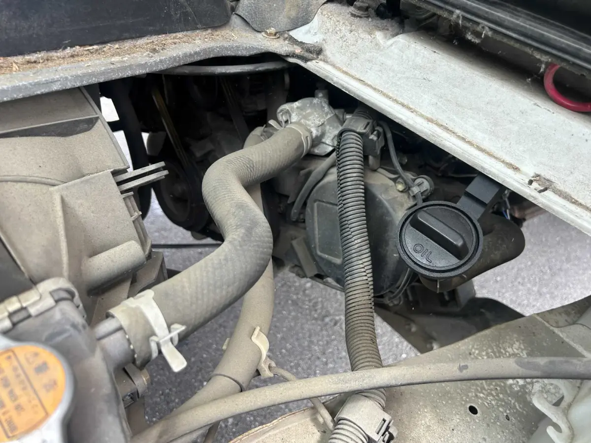 1999 Daihatsu Hijet, 2WD and AC, a Kei Truck, for sale at Sunshine Imports in Austin, TX (photo 7 of 8)