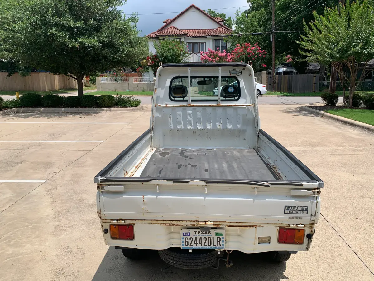 1999 Daihatsu Hijet, 4WD + AC, a Kei Truck, for sale at Sunshine Imports in Austin, TX (photo 5 of 11)