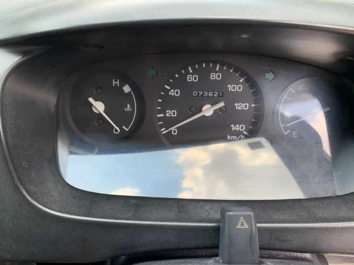 1999 Daihatsu Hijet, 4WD + AC, a Kei Truck, for sale at Sunshine Imports in Austin, TX (photo 8 of 11)