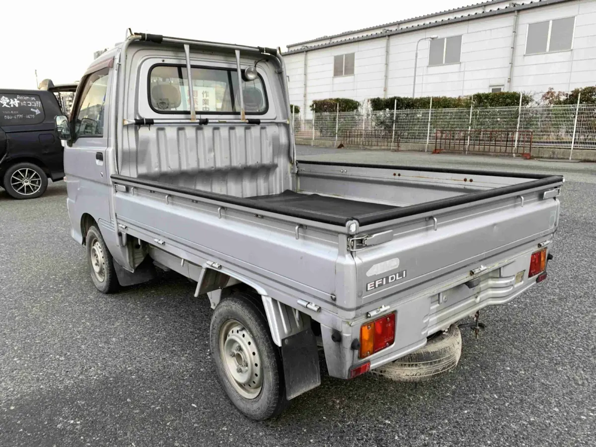 1999 Daihatsu Hijet, 4WD + AC, a Kei Truck, for sale at Sunshine Imports in Austin, TX (photo 3 of 12)