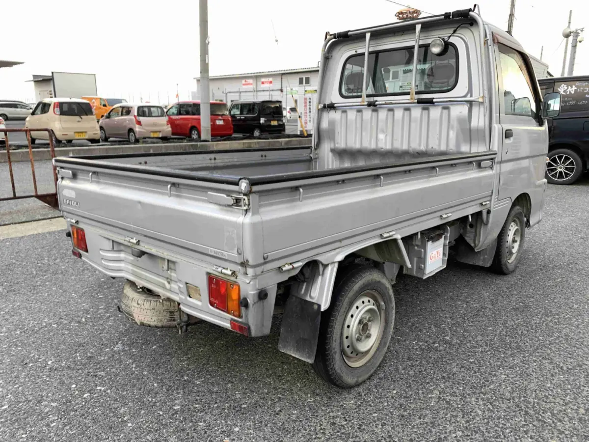 1999 Daihatsu Hijet, 4WD + AC, a Kei Truck, for sale at Sunshine Imports in Austin, TX (photo 5 of 12)