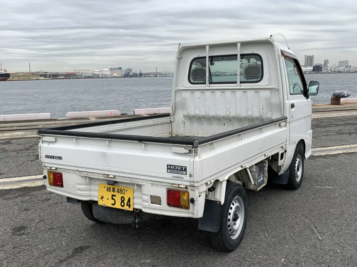 1999 Daihatsu Hijet, 4WD, a Kei Truck, for sale at Sunshine Imports in Austin, TX (photo 4 of 12)