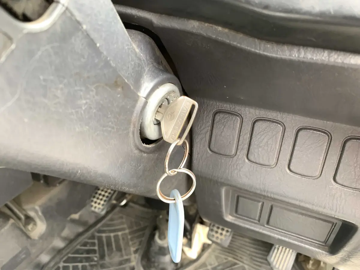 1999 Daihatsu Hijet, 4WD, a Kei Truck, for sale at Sunshine Imports in Austin, TX (photo 8 of 12)