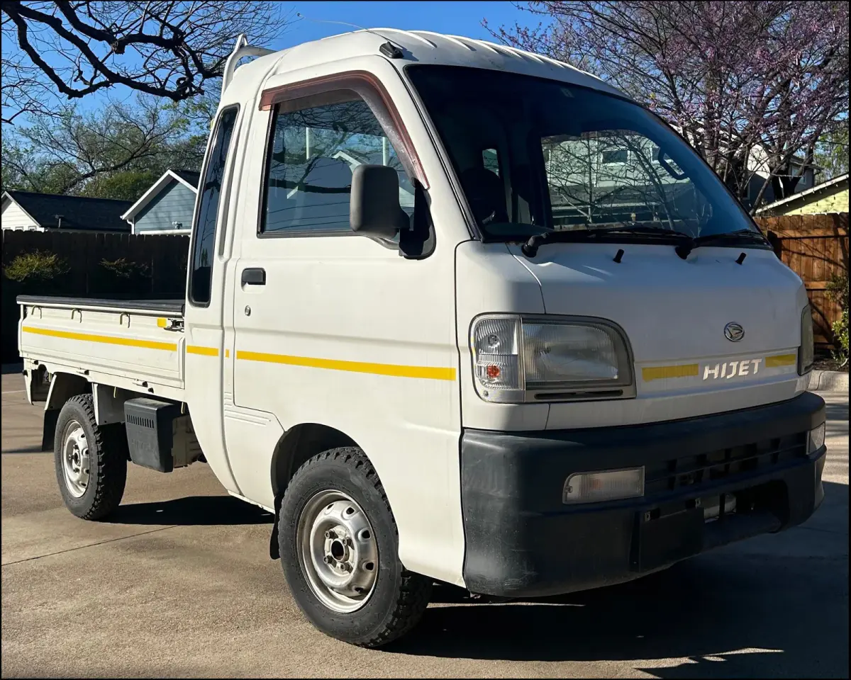 1999 Daihatsu Hijet Jumbo, 2WD + AC, a Kei Truck, for sale at Sunshine Imports in Austin, TX (photo 1 of 10)