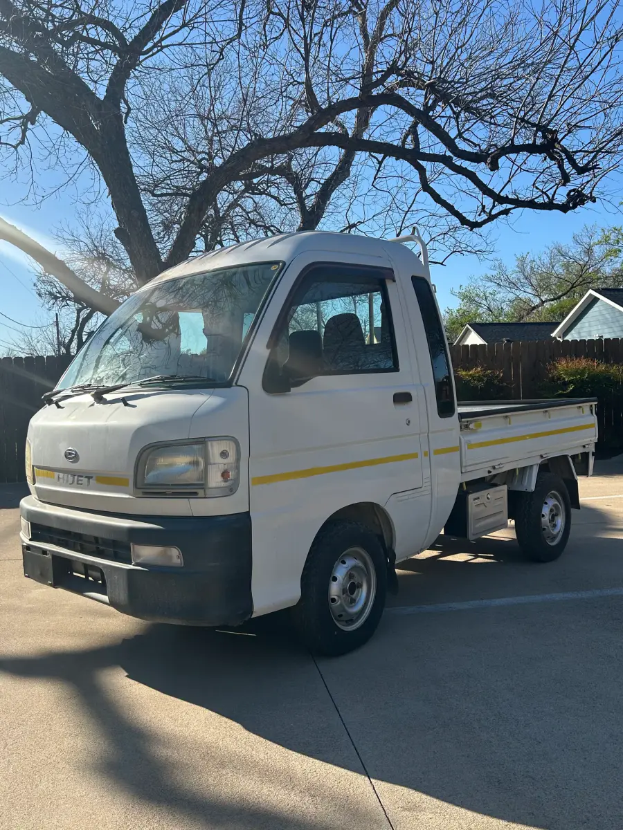 1999 Daihatsu Hijet Jumbo, 2WD + AC, a Kei Truck, for sale at Sunshine Imports in Austin, TX (photo 7 of 10)