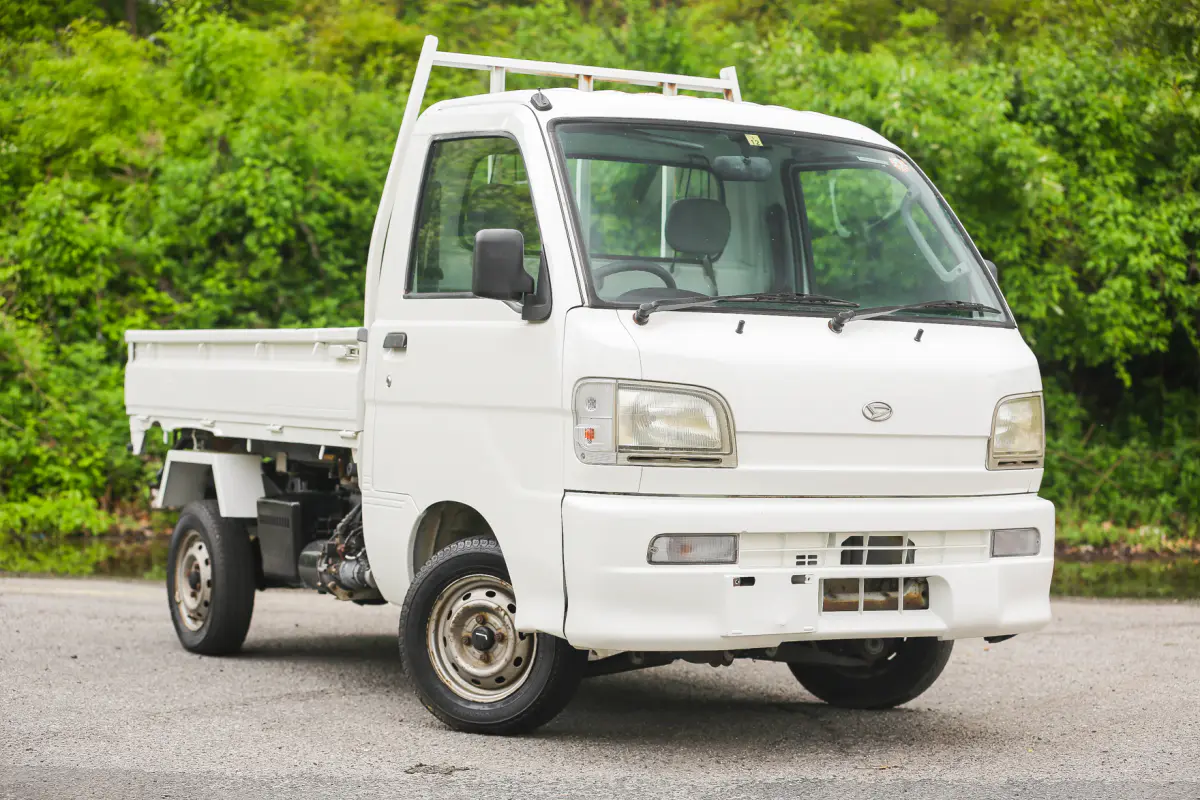 1999 Daihatsu Hijet Scissor Dump, a Kei Truck, for sale at Street Legal Mini Trucks in Philadelphia, PA (photo 10 of 12)