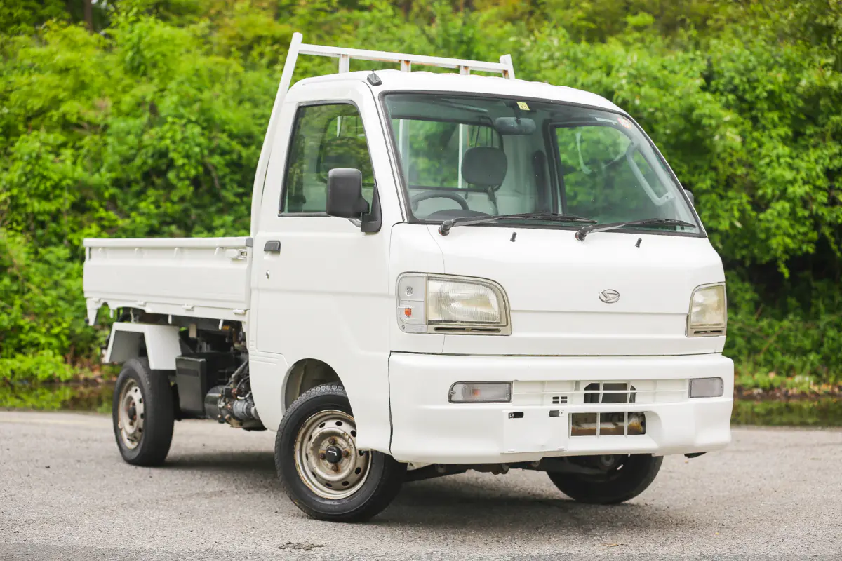 1999 Daihatsu Hijet Scissor Dump, a Kei Truck, for sale at Street Legal Mini Trucks in Philadelphia, PA (photo 11 of 12)
