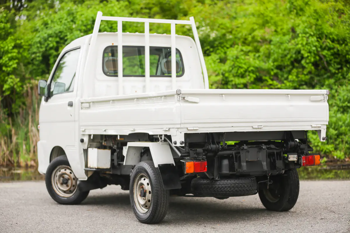 1999 Daihatsu Hijet Scissor Dump, a Kei Truck, for sale at Street Legal Mini Trucks in Philadelphia, PA (photo 5 of 12)