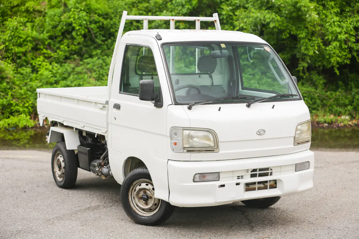1999 Daihatsu Hijet Scissor Dump, a Kei Truck, for sale at Street Legal Mini Trucks in Philadelphia, PA (photo 7 of 12)