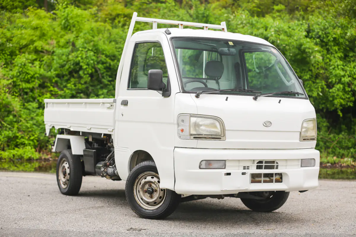 1999 Daihatsu Hijet Scissor Dump, a Kei Truck, for sale at Street Legal Mini Trucks in Philadelphia, PA (photo 9 of 12)