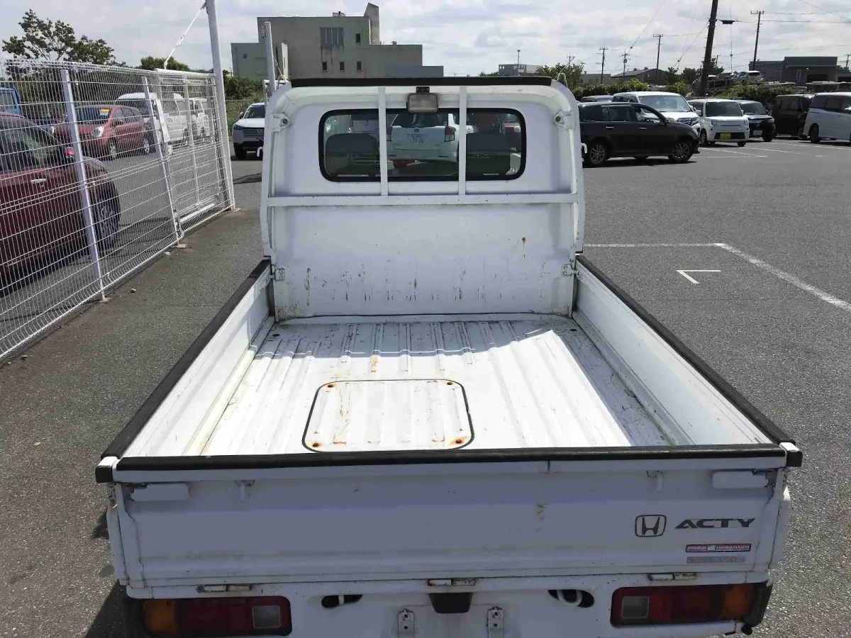 1999 Honda Acty, 2WD and AC, a Kei Truck, for sale at Sunshine Imports in Austin, TX (photo 5 of 8)