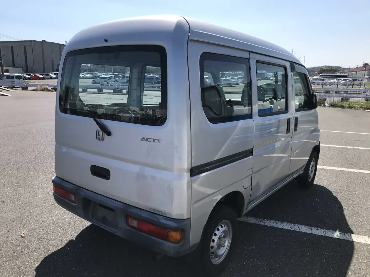 1999 Honda Acty, 2WD and AC, a Kei Truck, for sale at Sunshine Imports in Austin, TX (photo 4 of 11)