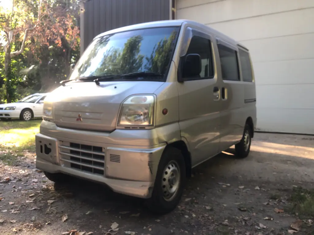 1999 Mitsubishi Minicab 4x4 Kei Van, front three-quarter view, for sale at Fun Karz in North Little Rock, AR