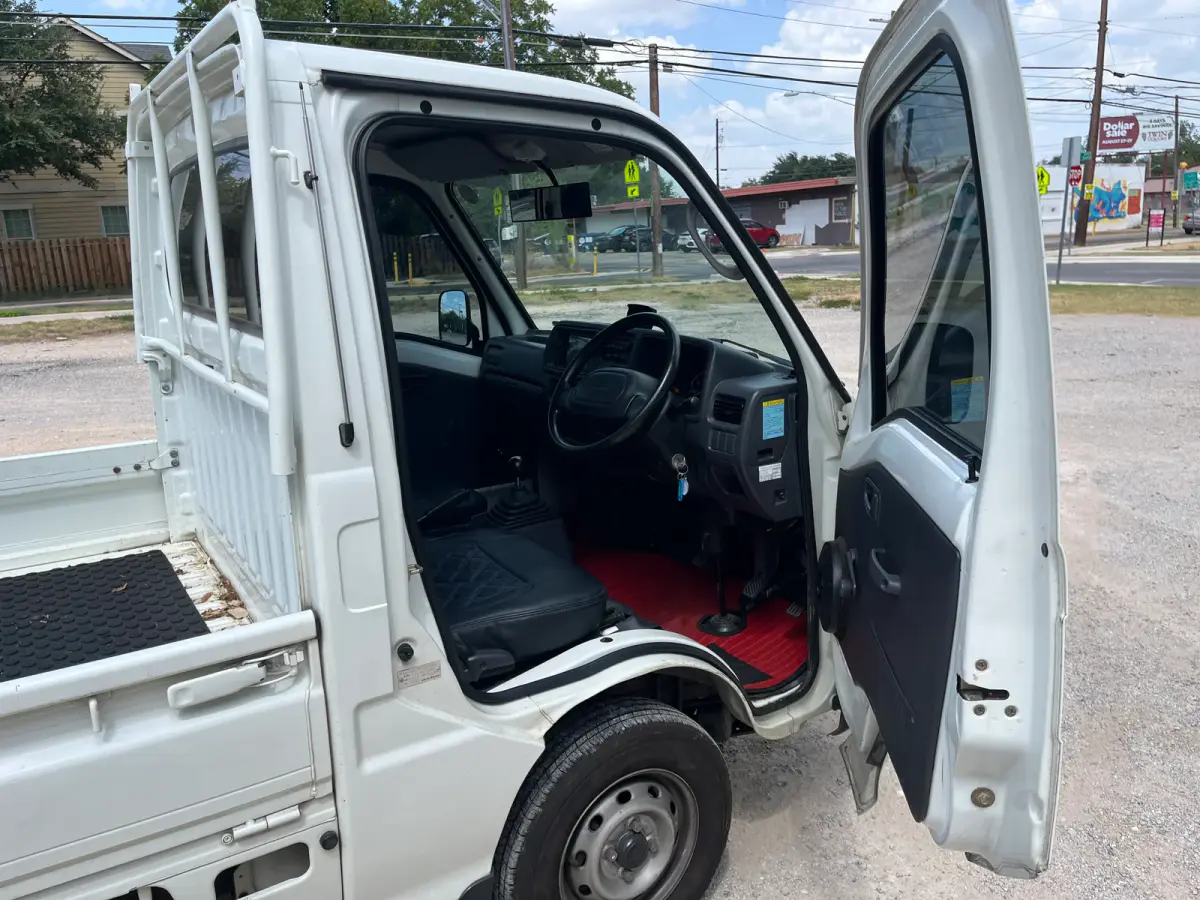 1999 Subaru Sambar, 2WD + AC, a Kei Truck, for sale at Sunshine Imports in Austin, TX (photo 6 of 9)