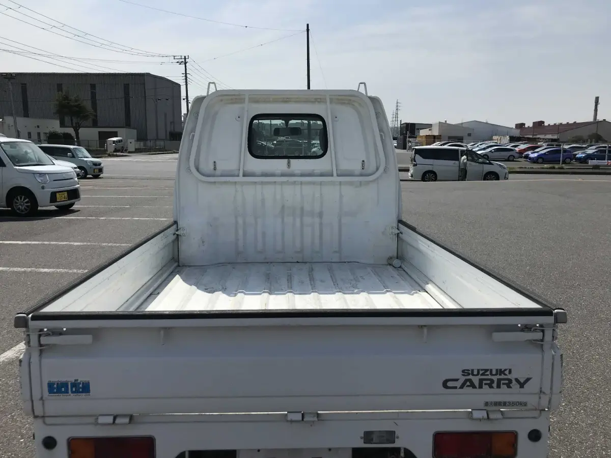 1999 Suzuki Carry, 2WD and AC, a Kei Truck, for sale at Sunshine Imports in Austin, TX (photo 5 of 9)
