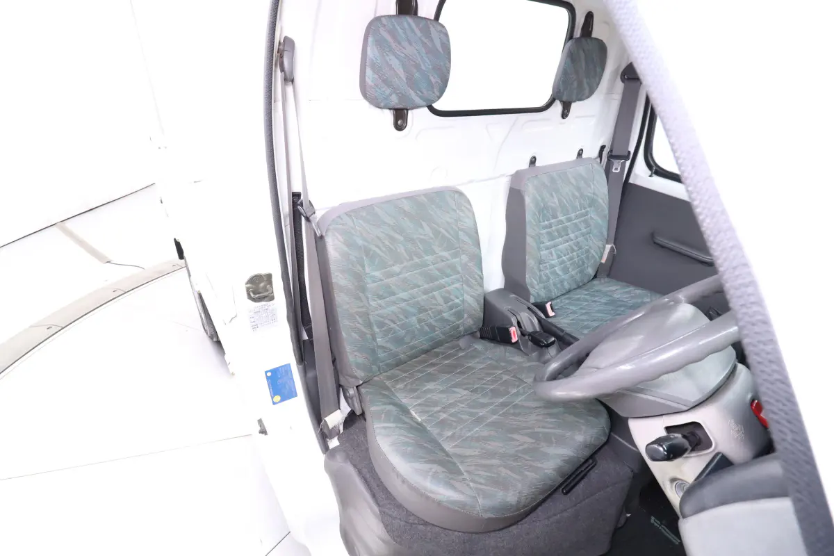 1999 Suzuki Carry, a white Kei Truck, for sale at Duncan Imports & Classic Cars in Christiansburg, VA (photo 16 of 46)