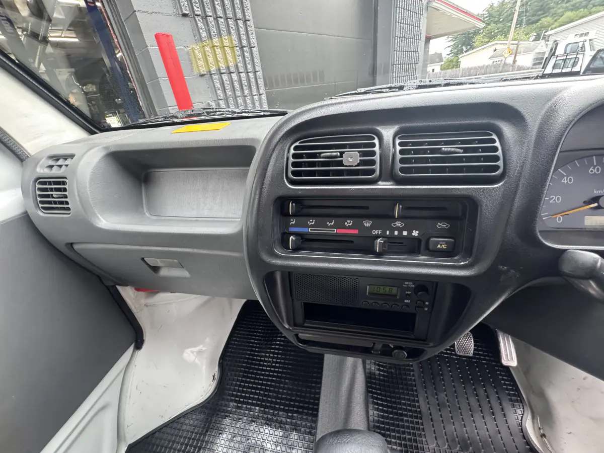 1999 Suzuki Carry, a Kei Truck, for sale at Northeast Auto Imports in Hudson, NH (photo 12 of 21)