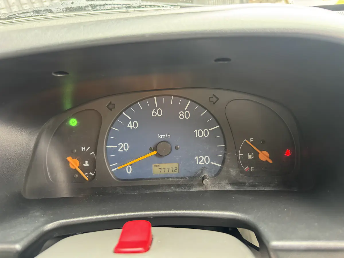 1999 Suzuki Carry, a Kei Truck, for sale at Northeast Auto Imports in Hudson, NH (photo 13 of 21)