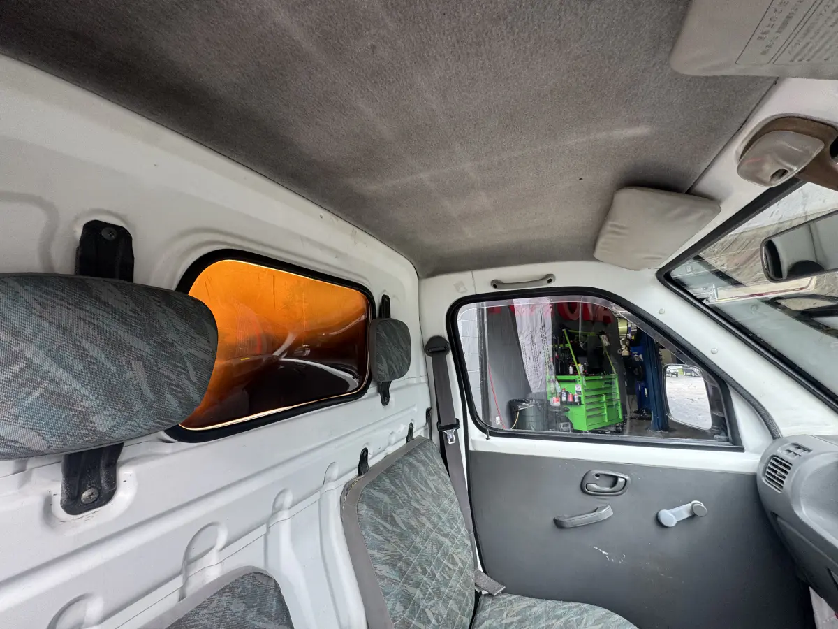 1999 Suzuki Carry, a Kei Truck, for sale at Northeast Auto Imports in Hudson, NH (photo 9 of 21)
