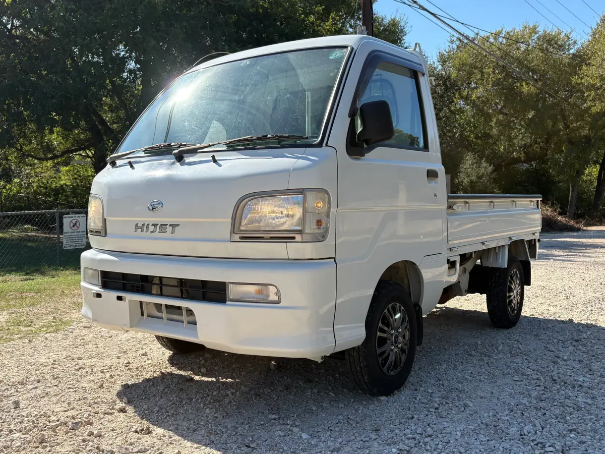 2000 Daihatsu Hijet, 2WD, a Kei Truck, for sale at Sunshine Imports in Austin, TX (photo 2 of 12)