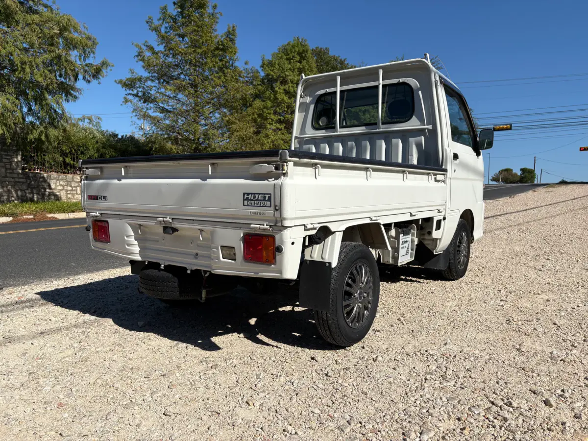 2000 Daihatsu Hijet, 2WD, a Kei Truck, for sale at Sunshine Imports in Austin, TX (photo 4 of 12)