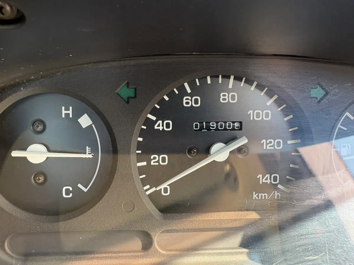 2000 Daihatsu Hijet, 2WD, a Kei Truck, for sale at Sunshine Imports in Austin, TX (photo 9 of 12)