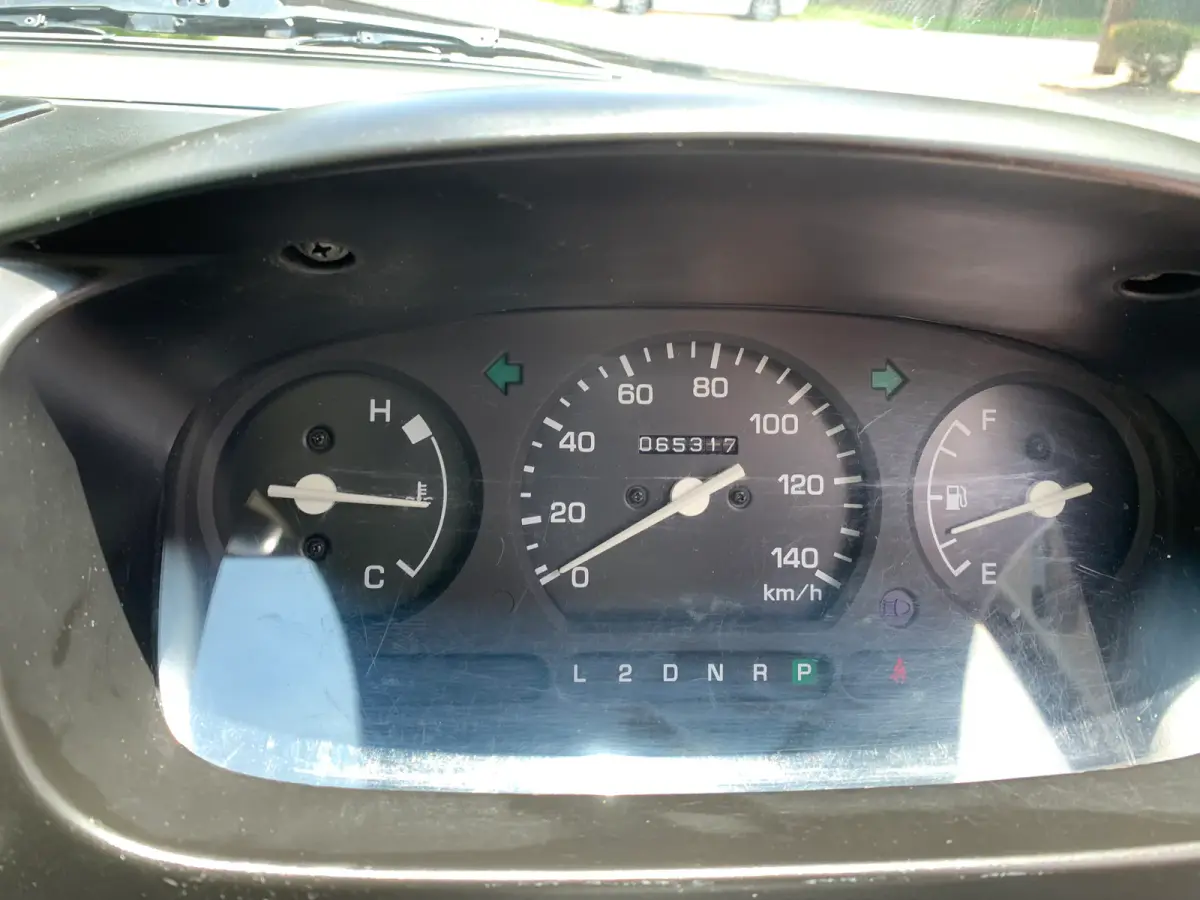 2000 Daihatsu Hijet, 4WD + AC, Automatic, a Kei Truck, for sale at Sunshine Imports in Austin, TX (photo 8 of 10)