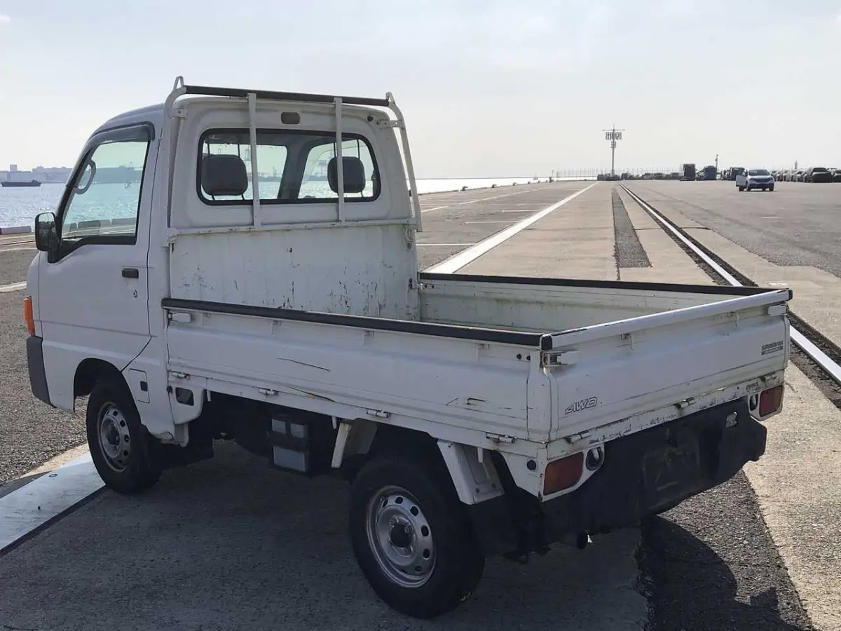 2000 Subaru Sambar, 4WD + AC, a Kei Truck, for sale at Sunshine Imports in Austin, TX (photo 4 of 9)