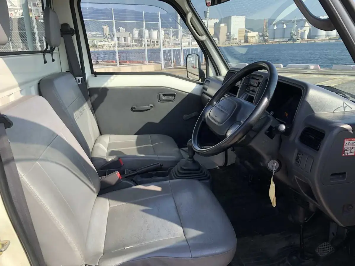 2000 Subaru Sambar, 4WD + AC, a Kei Truck, for sale at Sunshine Imports in Austin, TX (photo 5 of 9)