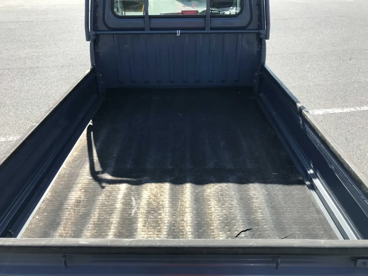 2000 Subaru Sambar, 4WD, a Kei Truck, for sale at Sunshine Imports in Austin, TX (photo 5 of 10)