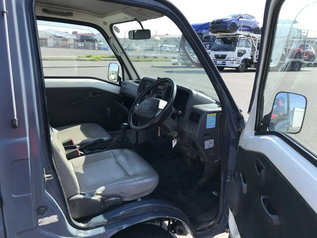 2000 Subaru Sambar, 4WD, a Kei Truck, for sale at Sunshine Imports in Austin, TX (photo 6 of 10)
