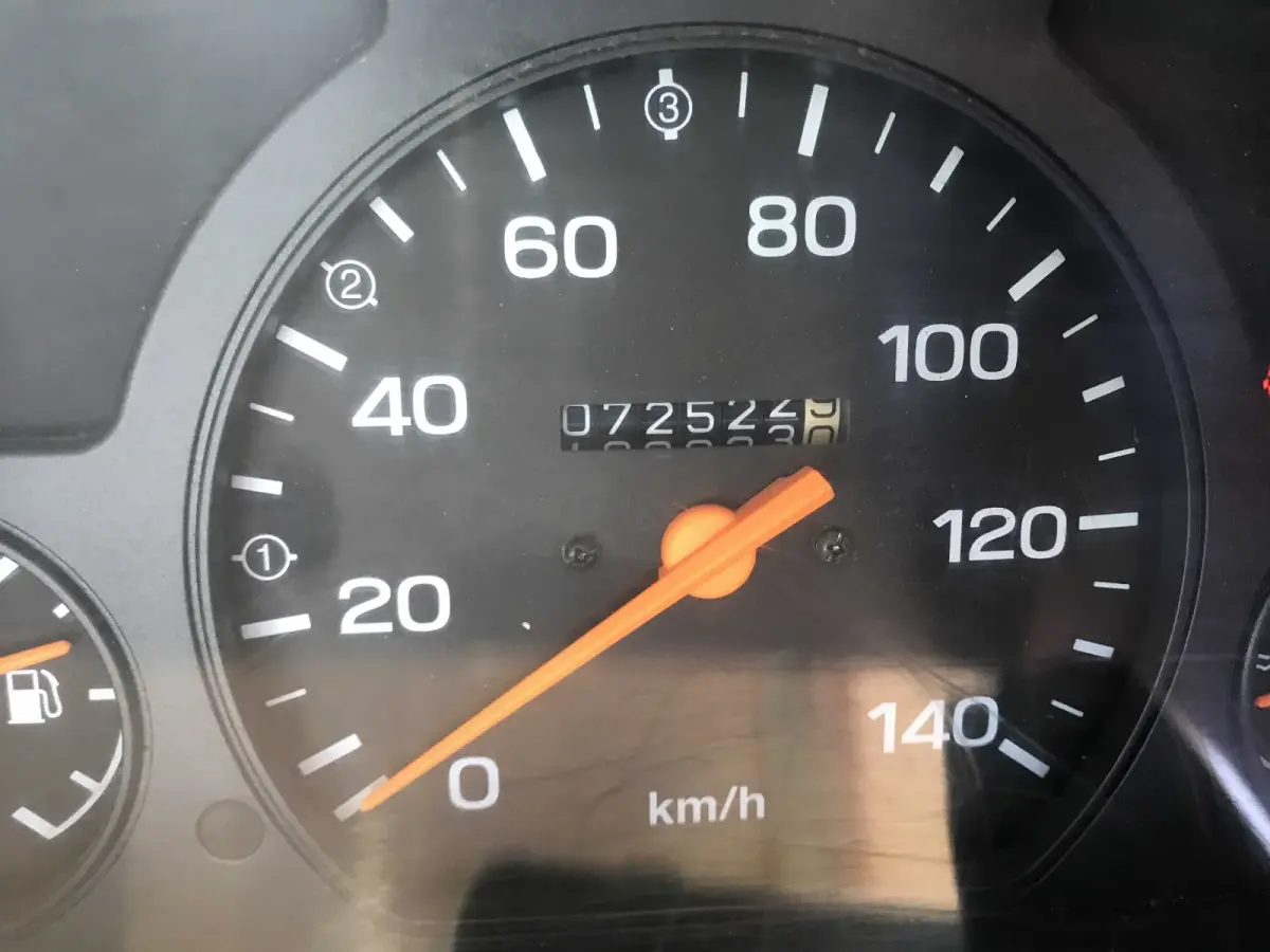 2000 Subaru Sambar, 4WD, a Kei Truck, for sale at Sunshine Imports in Austin, TX (photo 8 of 10)