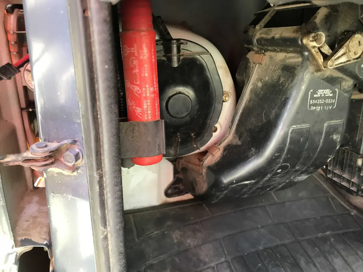 2000 Subaru Sambar, 4WD, a Kei Truck, for sale at Sunshine Imports in Austin, TX (photo 9 of 10)