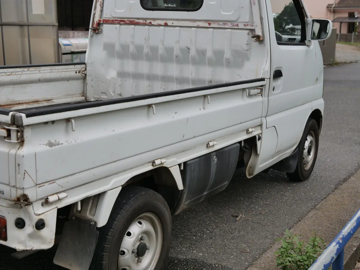 2000 Suzuki Carry, a Kei Truck, for sale at Northeast Auto Imports in Hudson, NH (photo 12 of 31)