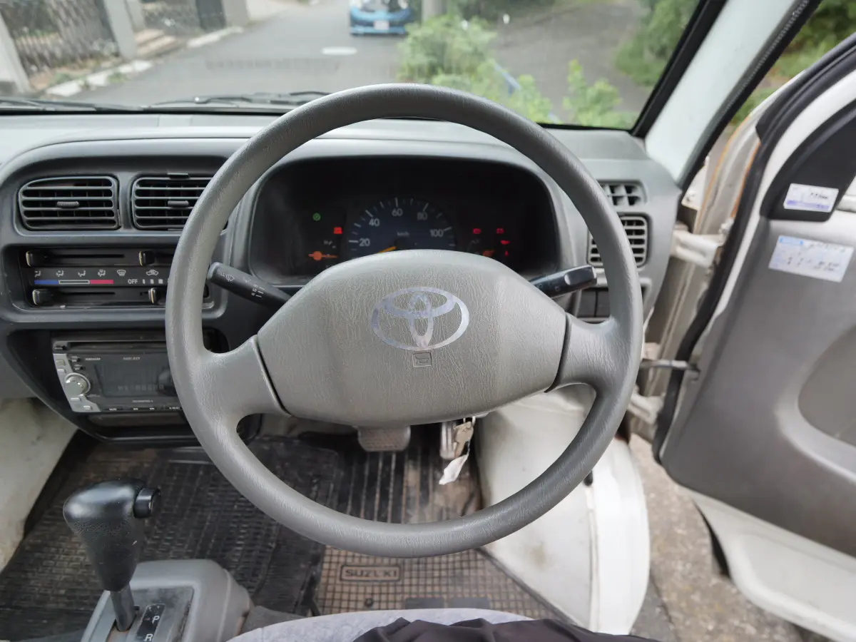 2000 Suzuki Carry, a Kei Truck, for sale at Northeast Auto Imports in Hudson, NH (photo 19 of 31)