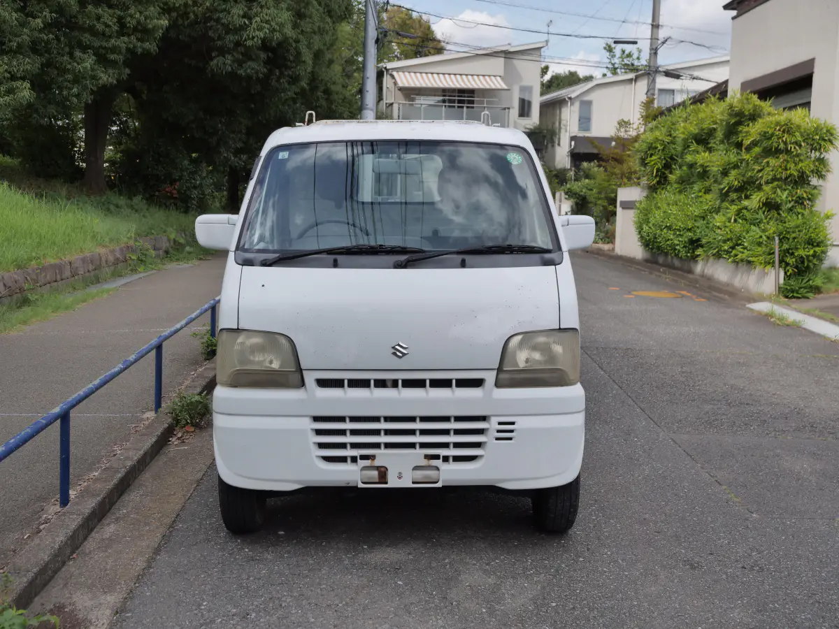 2000 Suzuki Carry, a Kei Truck, for sale at Northeast Auto Imports in Hudson, NH (photo 2 of 31)