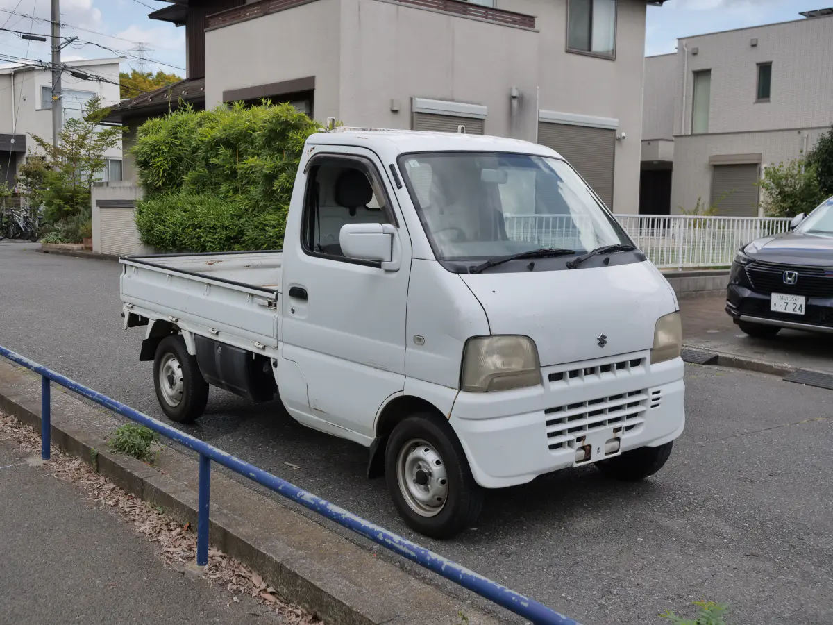 2000 Suzuki Carry, a Kei Truck, for sale at Northeast Auto Imports in Hudson, NH (photo 3 of 31)
