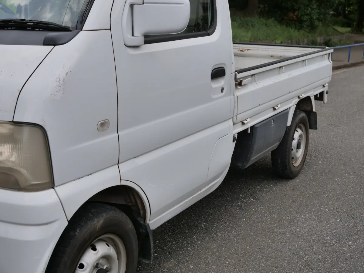 2000 Suzuki Carry, a Kei Truck, for sale at Northeast Auto Imports in Hudson, NH (photo 9 of 31)