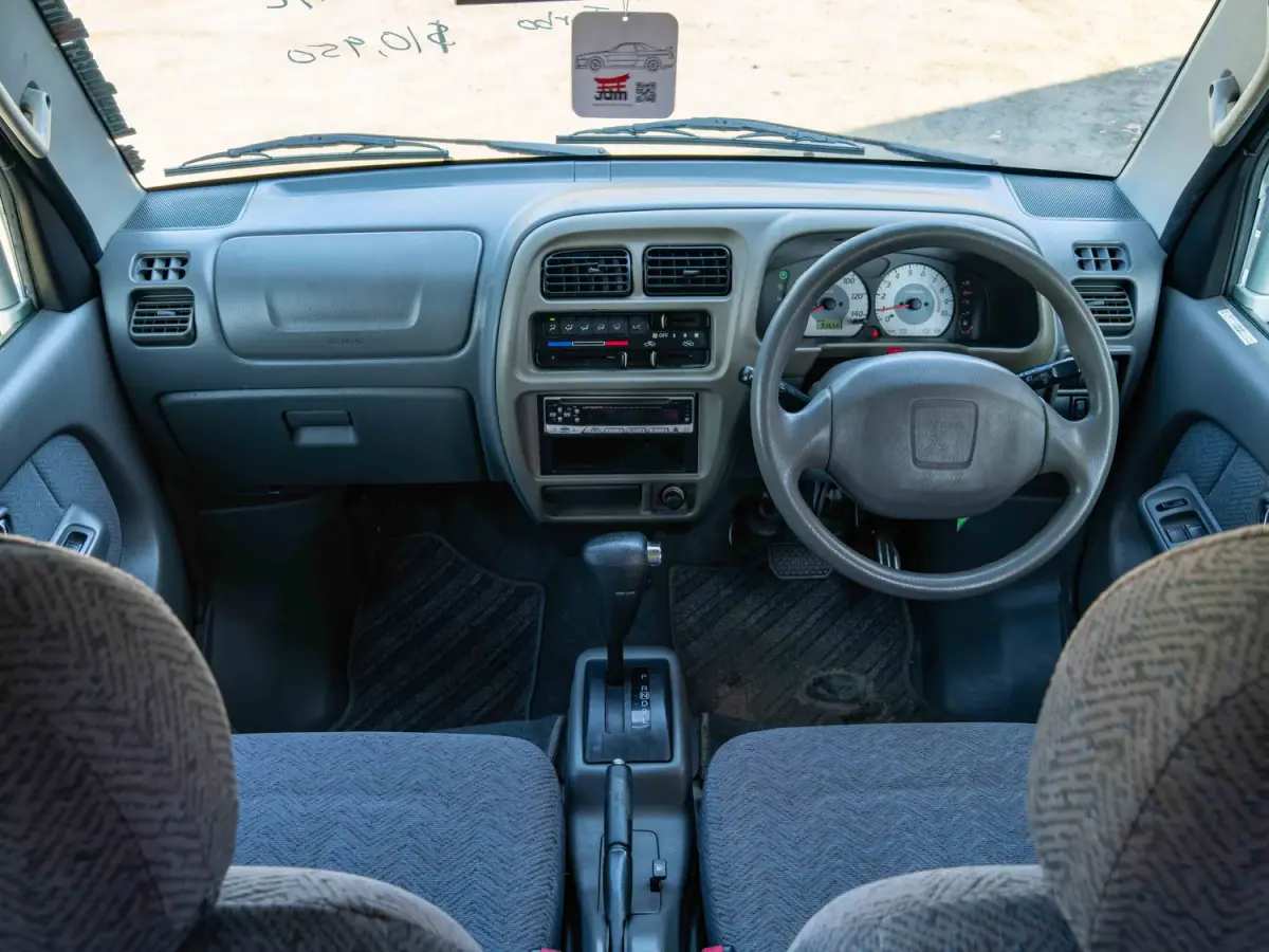 2000 Suzuki Every Joypop Kei Van in silver, for sale at Japan Direct Motors in Irmo, SC (photo 11 of 12)
