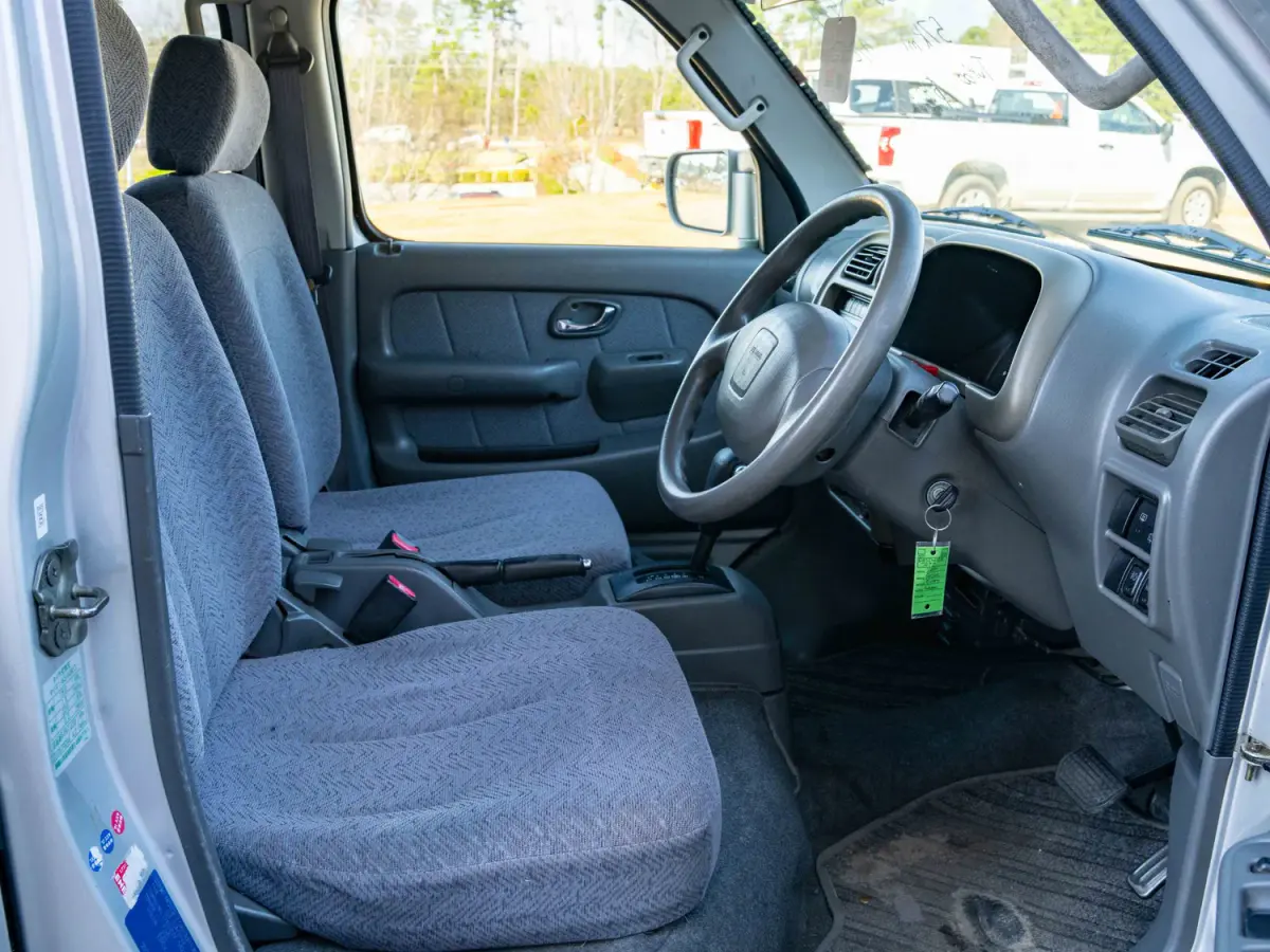 2000 Suzuki Every Joypop Kei Van in silver, for sale at Japan Direct Motors in Irmo, SC (photo 12 of 12)