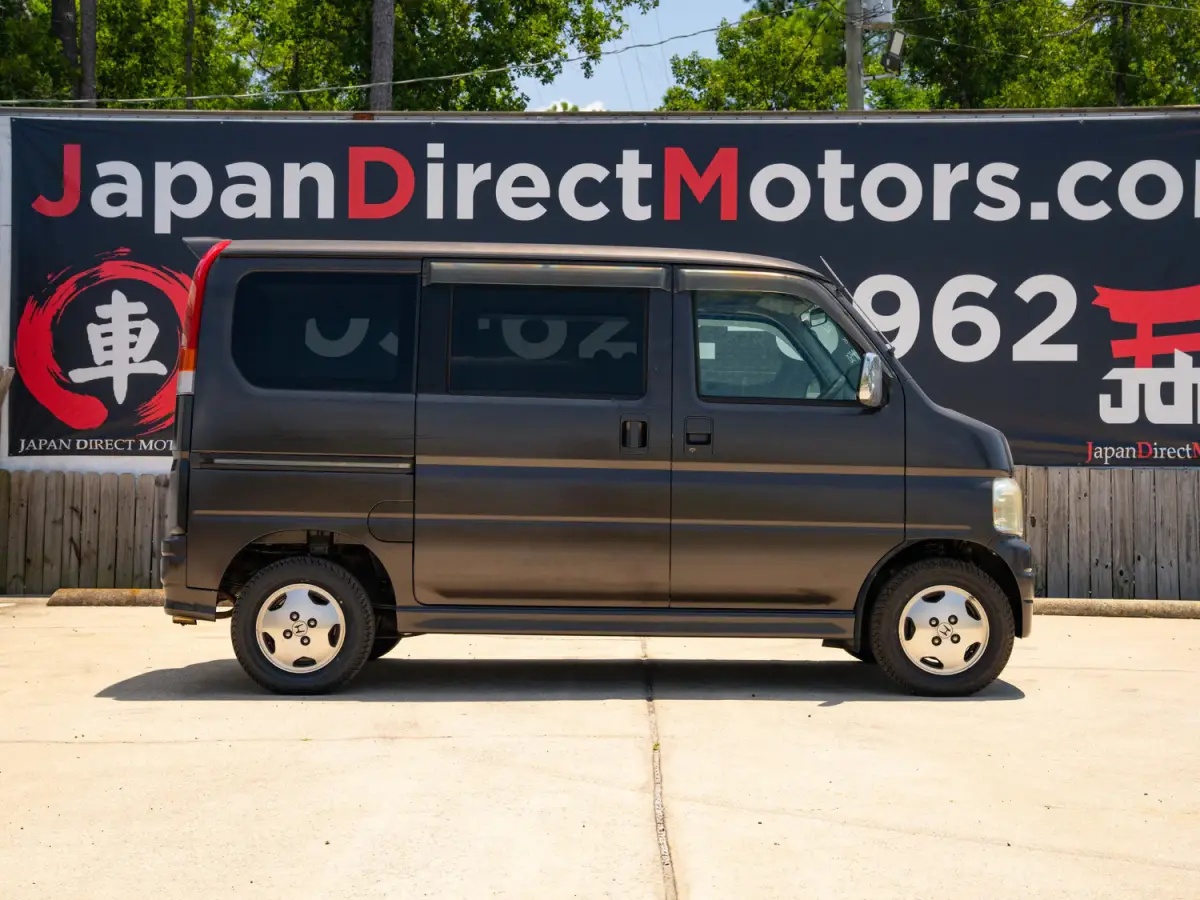 2001 Honda Vamos 4WD, a silver Kei Van, for sale at Japan Direct Motors in Irmo, SC (photo 6 of 12)