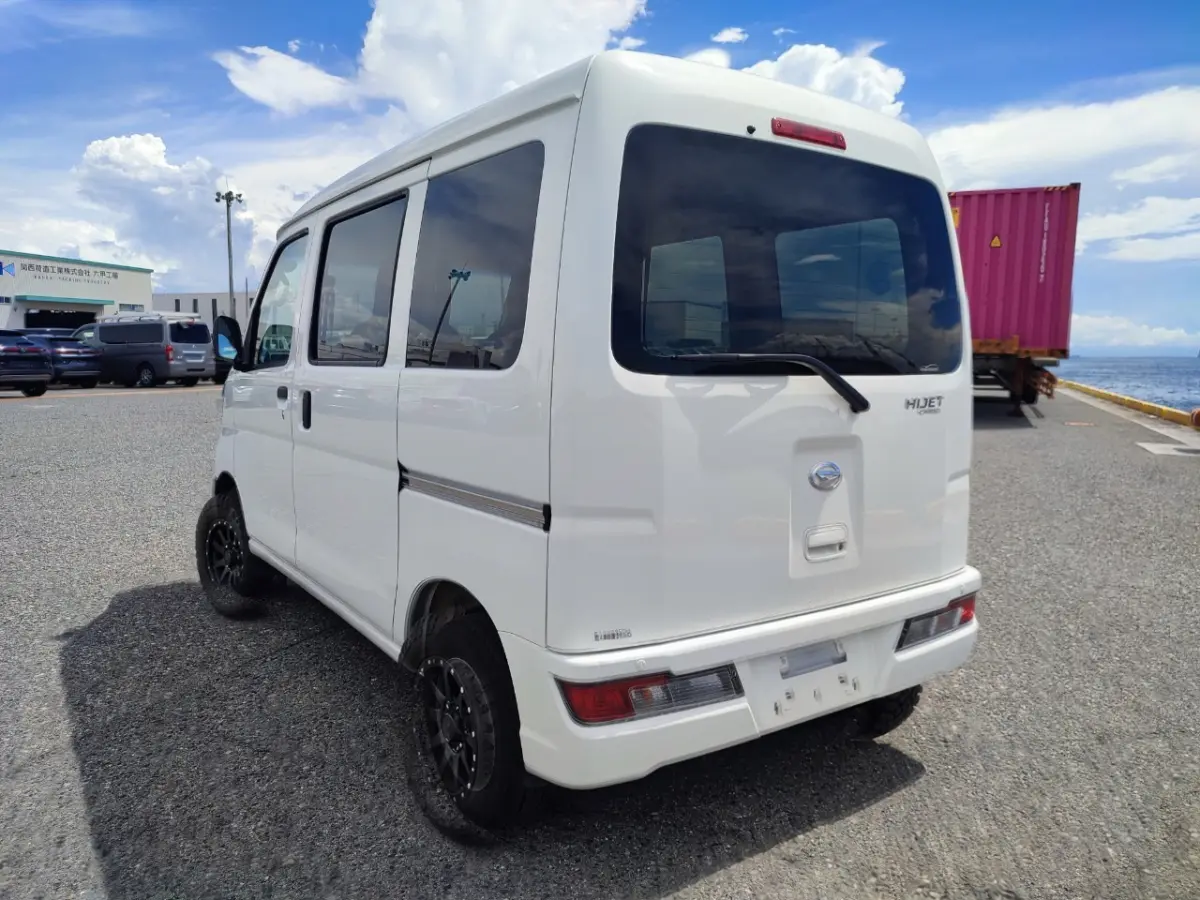 2021 Daihatsu Hijet Van, a whiteout off-road Kei Van, for sale at Mini Monsters USA in St. George, UT (photo 5 of 12)